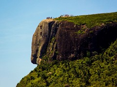 Galera no Topo da Pedra da Gvea